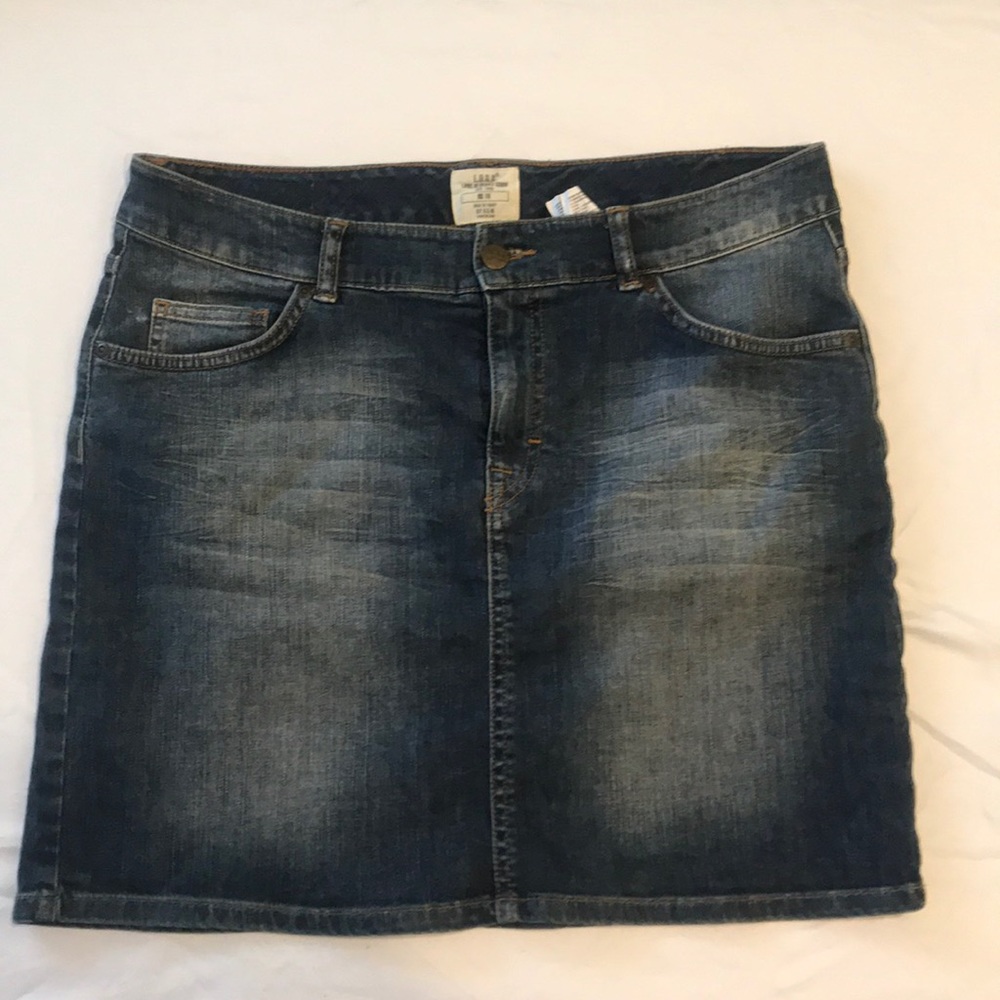 L.O.G.G. Land of Graded Goods ladies denim skirt size 10. Medium blue wa…